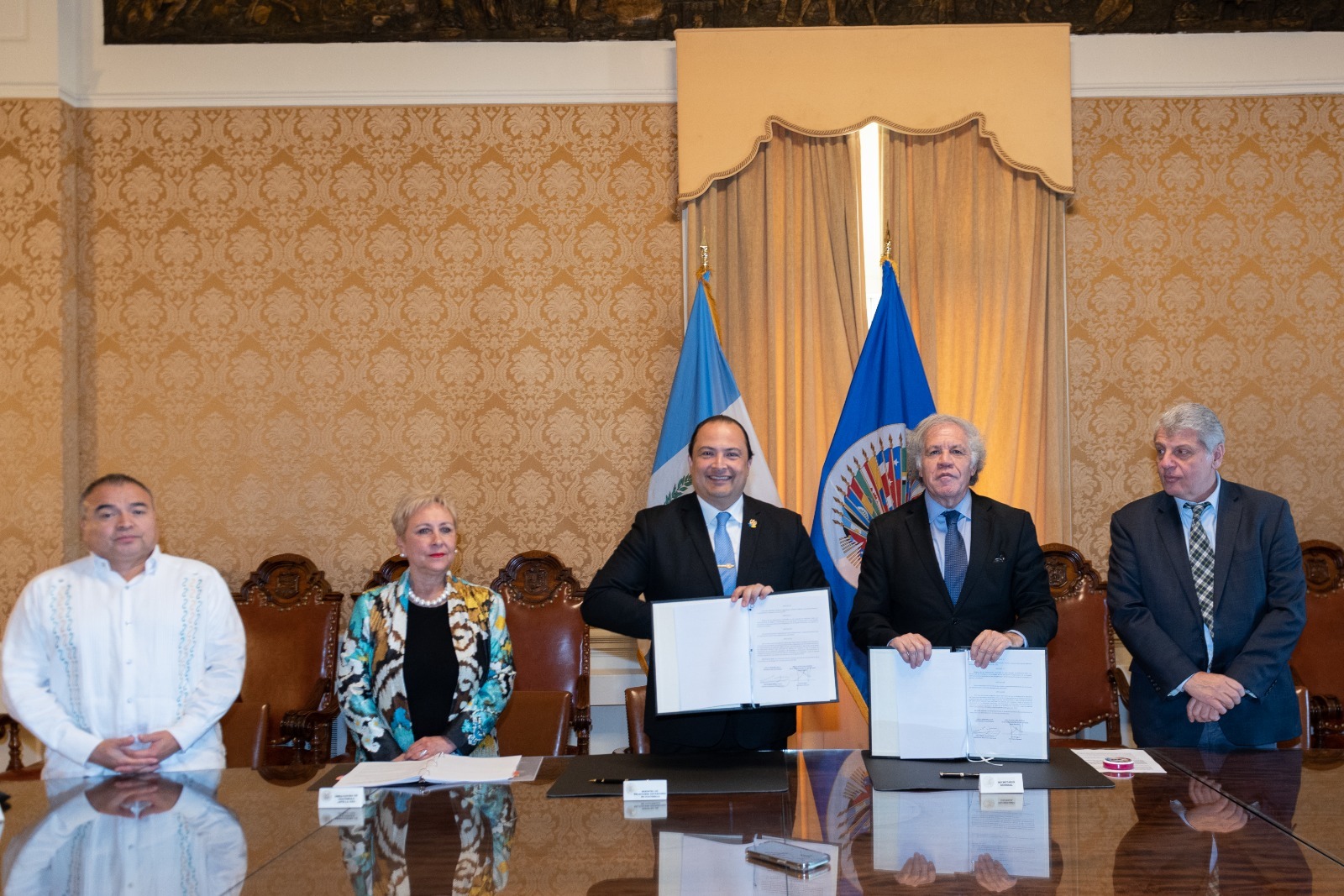 Canciller y secretario de la OEA firman acuerdo en Estados Unidos