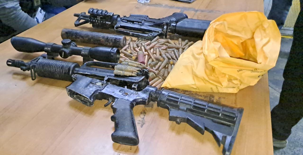 Decomisan armamento presuntamente vinculado a la mara “Salvatrucha”