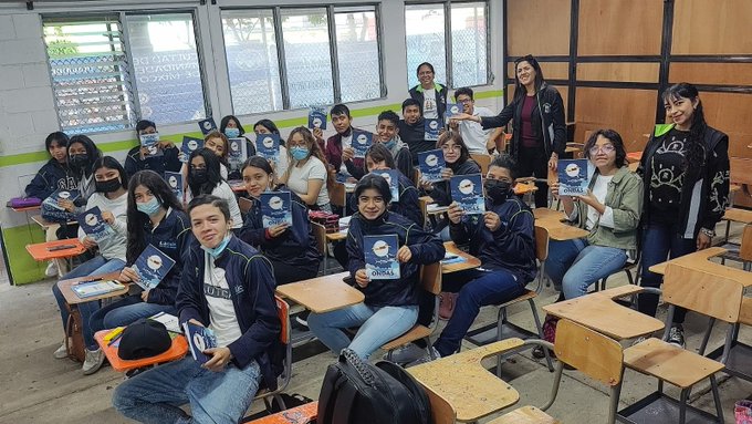 Estudiantes son motivados a generar soluciones comunitarias desde la investigación científica