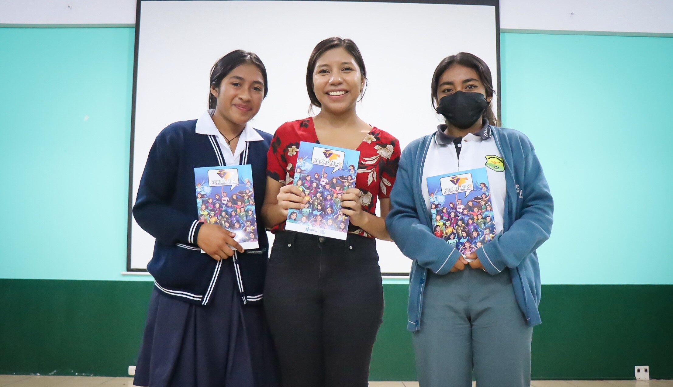 Subrayan importancia de involucrar a las niñas en las TIC