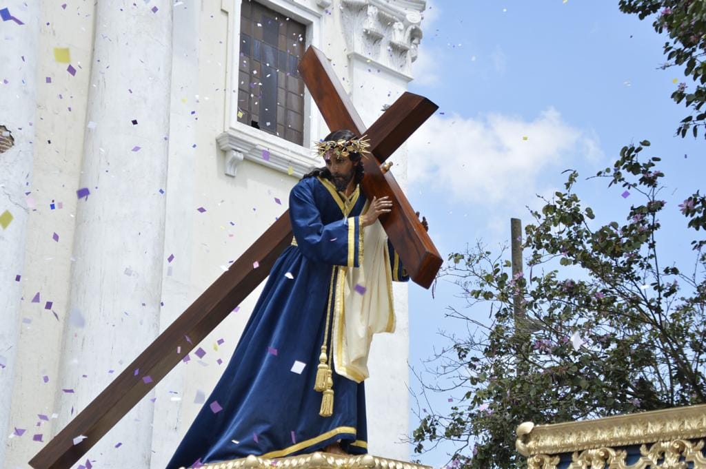Jesús del Consuelo recorre las calles del Centro Histórico