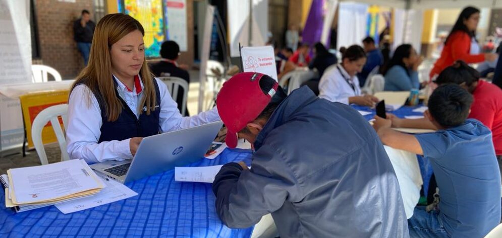Feria de empleo pone a disposición más de mil 200 plazas en Guatemala, Huehuetenango y Zacapa
