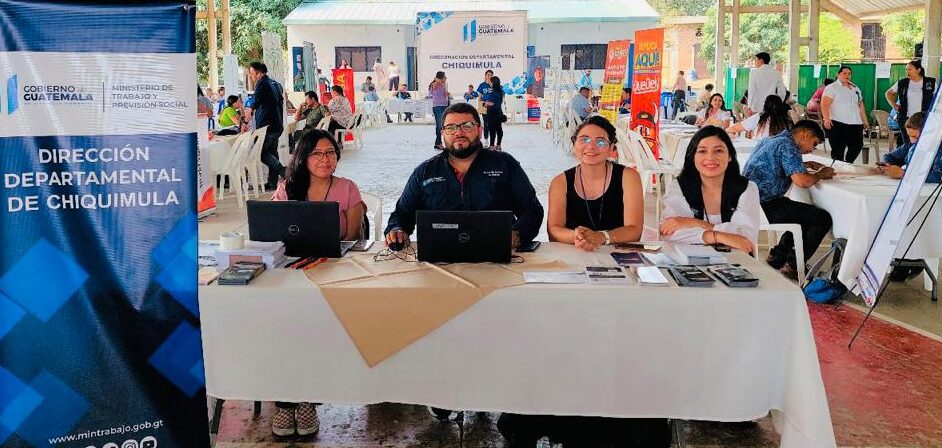Mintrab realiza feria de empleo e informa sobre programas en Chiquimula