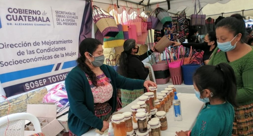 SOSEP capacita a más de 10 mil emprendedoras durante el año