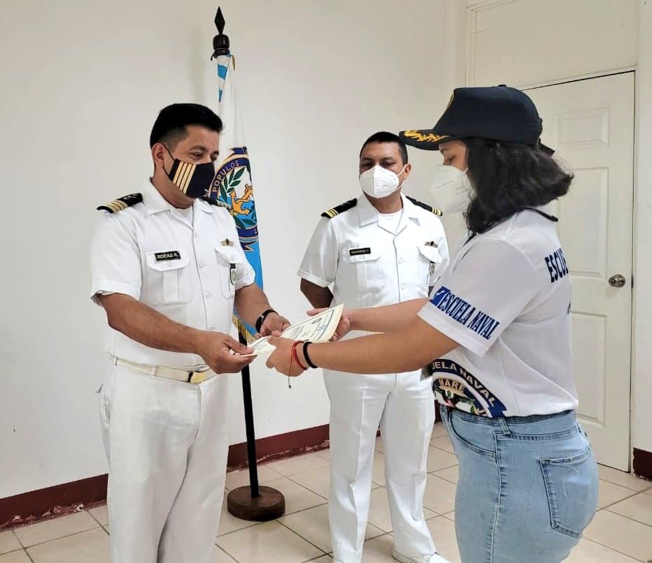 Guatemaltecos comienzan proceso de formación como marinos mercantes