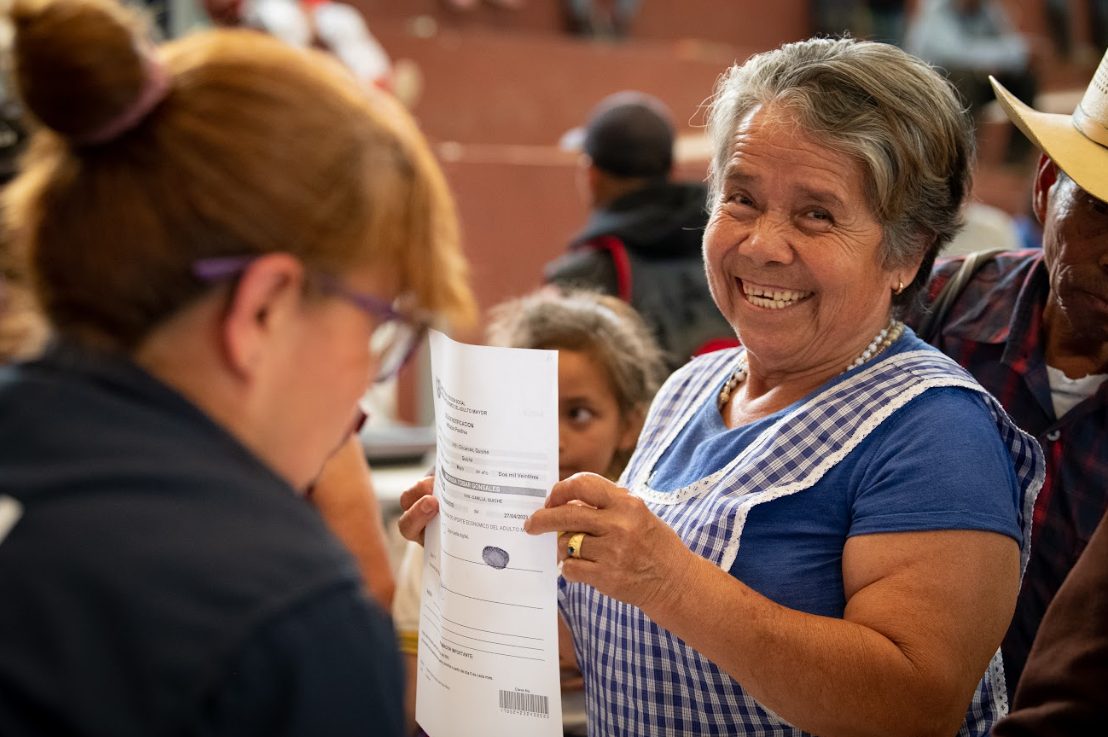 Guatemaltecos de Uspantán se benefician con Programa del Adulto Mayor
