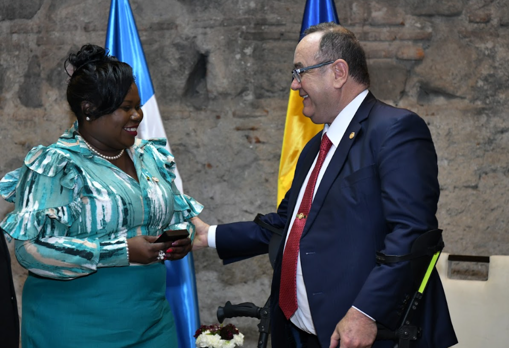 Guatemala estrecha lazos diplomáticos con San Vicente y las Granadinas