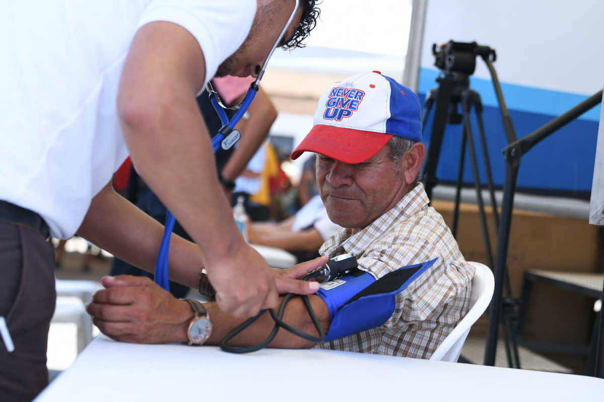 Más de 200 adultos mayores fueron atendidos en la unidad móvil de Salud en Jalapa