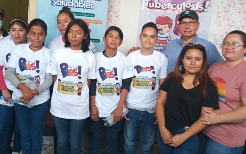 Jóvenes de San Pedro Ayampuc conocen sobre hábitos para una vida saludable