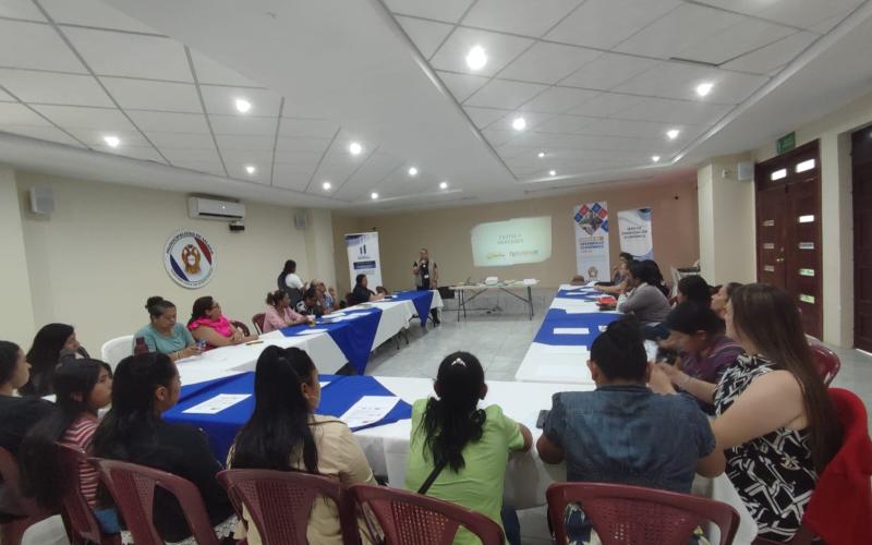 Empresarios y Emprendedores de Baja Verapaz reciben capacitación sobre costos y mercadeo