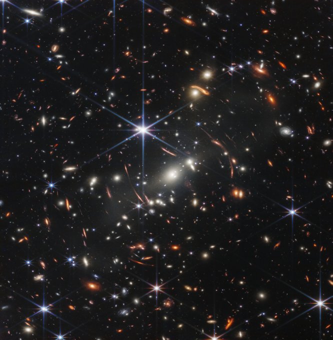 El telescopio James Webb descubre nuevo cinturón de asteroides.