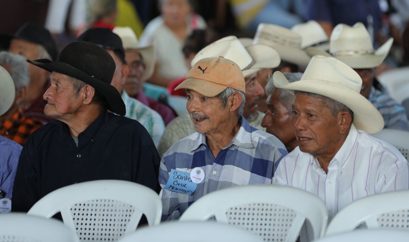 Adultos mayores de Santa Rosa agradecen apoyo del Gobierno de Guatemala