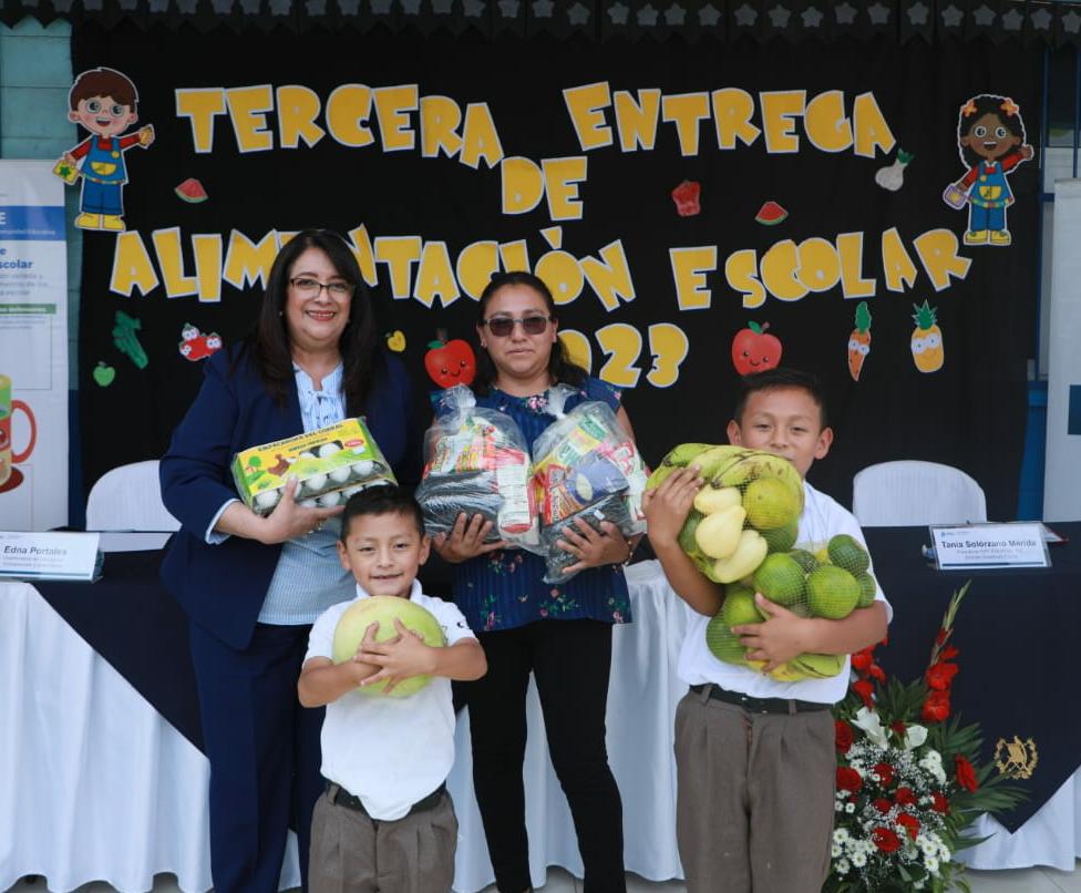 Tercera entrega de alimentación escolar beneficia a 3.1 millones de estudiantes