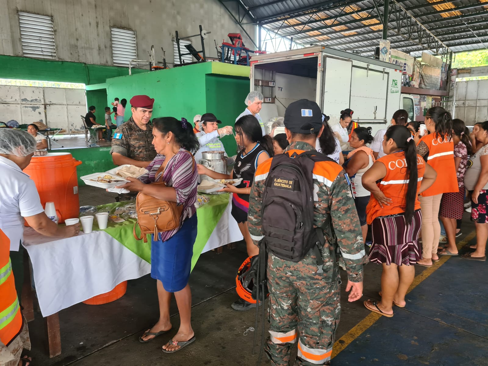 Autoridades locales de Escuintla mantienen coordinaciones por erupción del volcán de Fuego