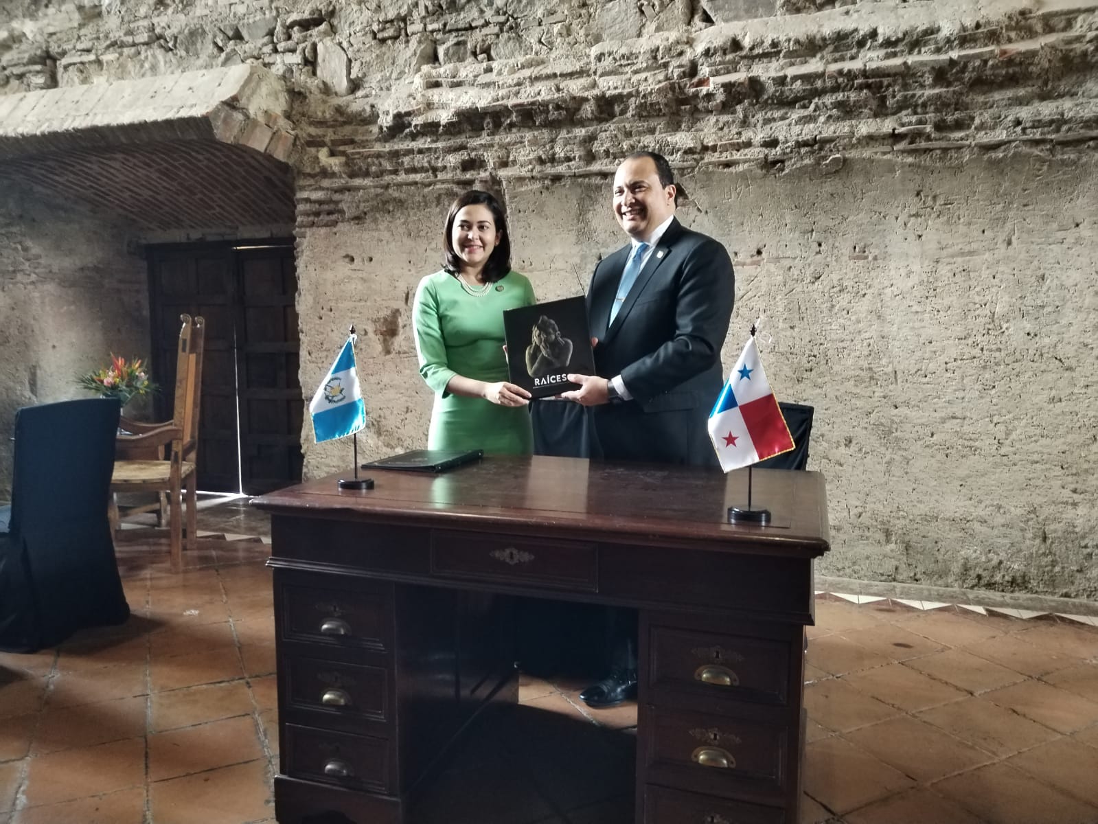 Cancilleres de Guatemala y Panamá fortalecieron la relación bilateral entre ambas naciones.
