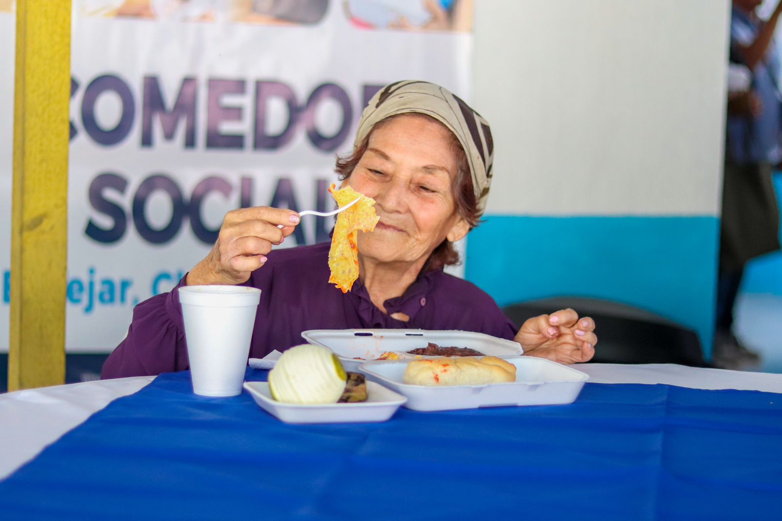 Brindan alimentos nutritivos a ciudadanos de El Tejar, Chimaltenango
