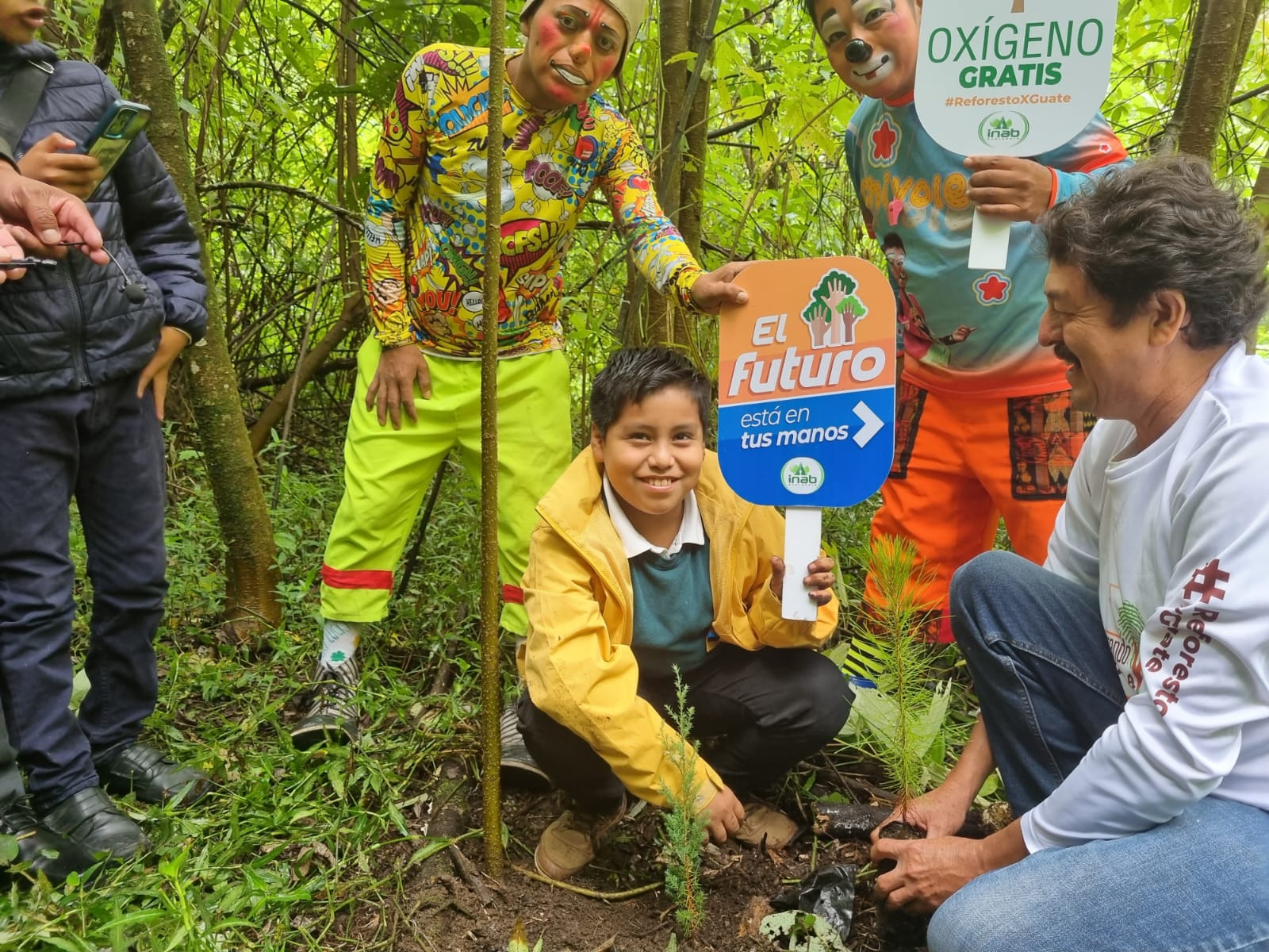 Alta Verapaz promueve la cultura forestal a través del programa Sembrando Huella