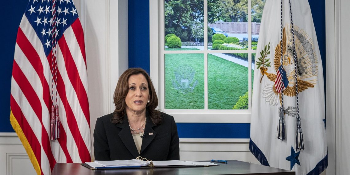 Presidente conversa con Kamala Harris, vicepresidenta de EE. UU.
