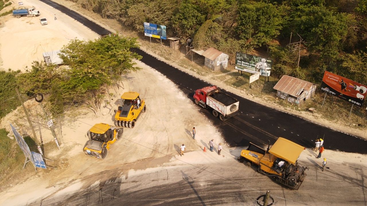 Avanzan trabajos de infraestructura vial en San Andrés, Petén