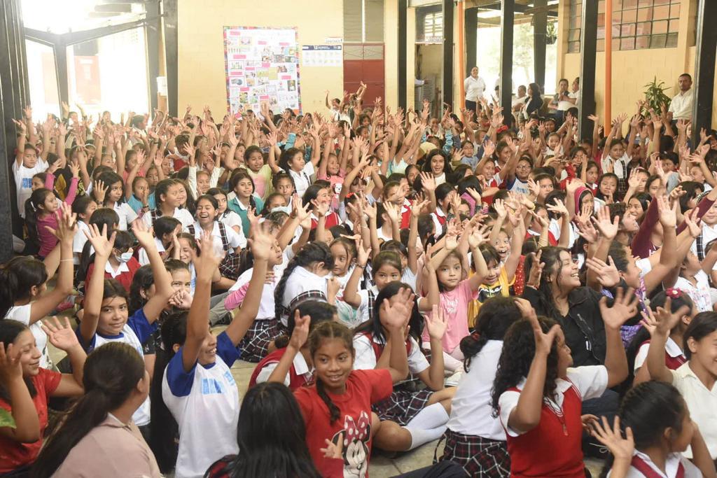 Más de 700 niñas de Jalapa se unen para combatir el acoso escolar