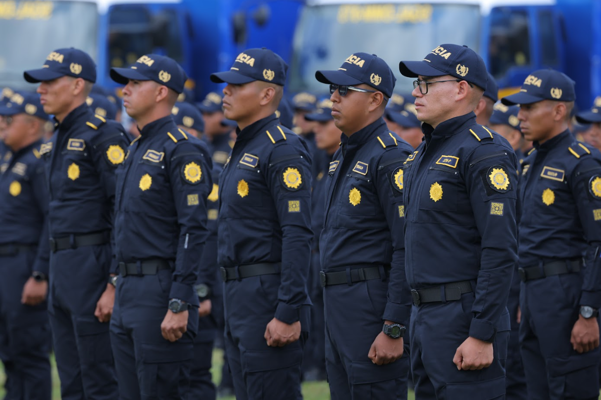 Presentan nuevos uniformes y equipo táctico de la PNC