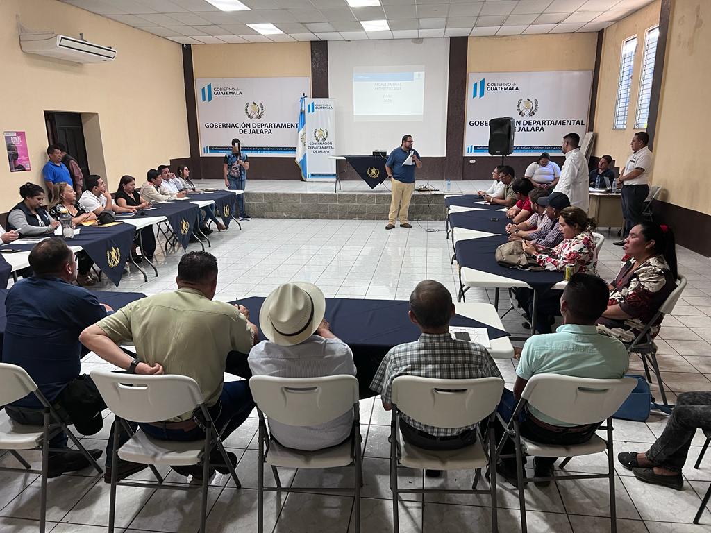 Fortalecen proyectos de desarrollo en Jalapa