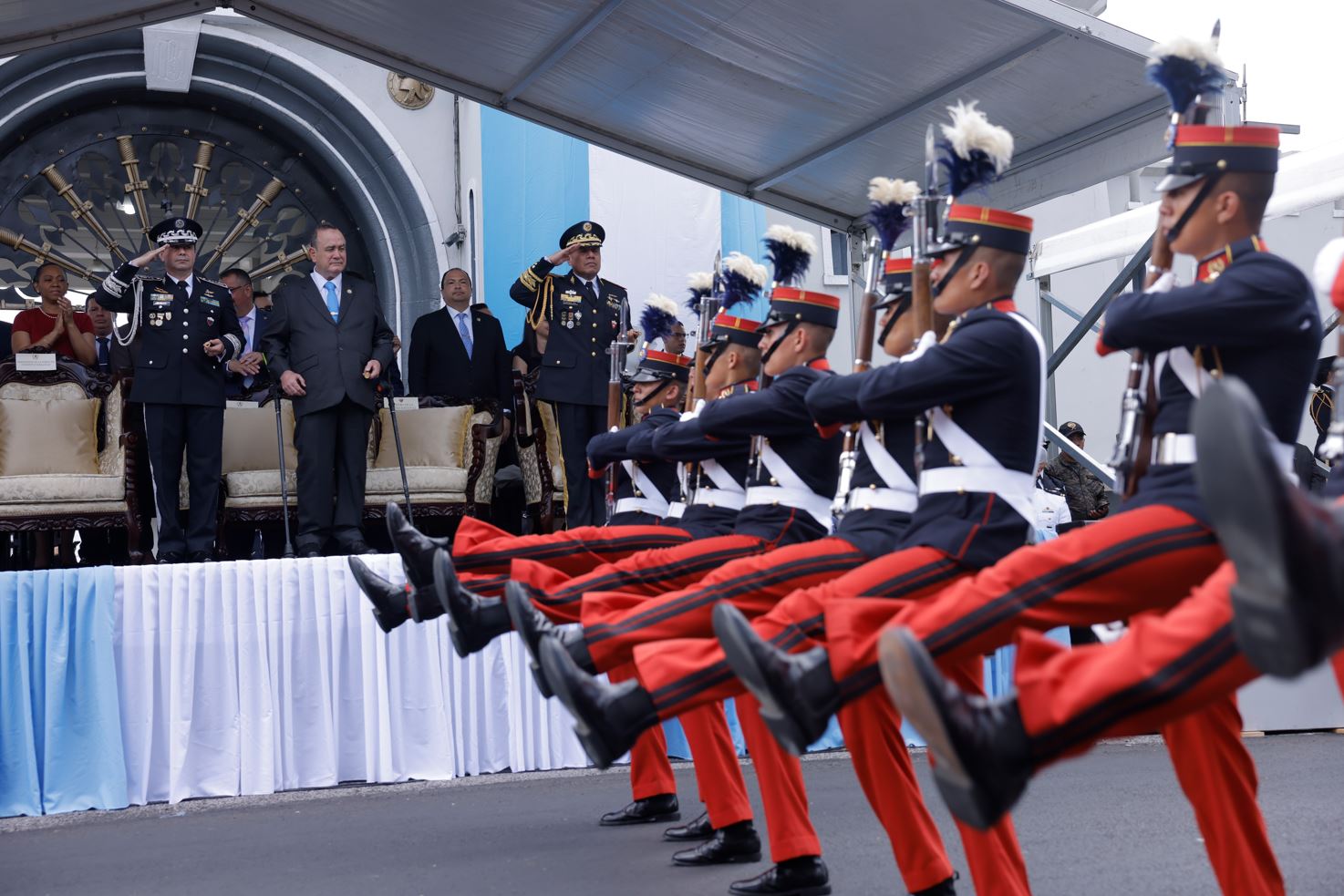 Conmemoran 152 aniversario de Revolución de 1871 y Día del Ejército