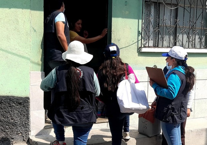 Acercan los servicios de Salud de casa en casa