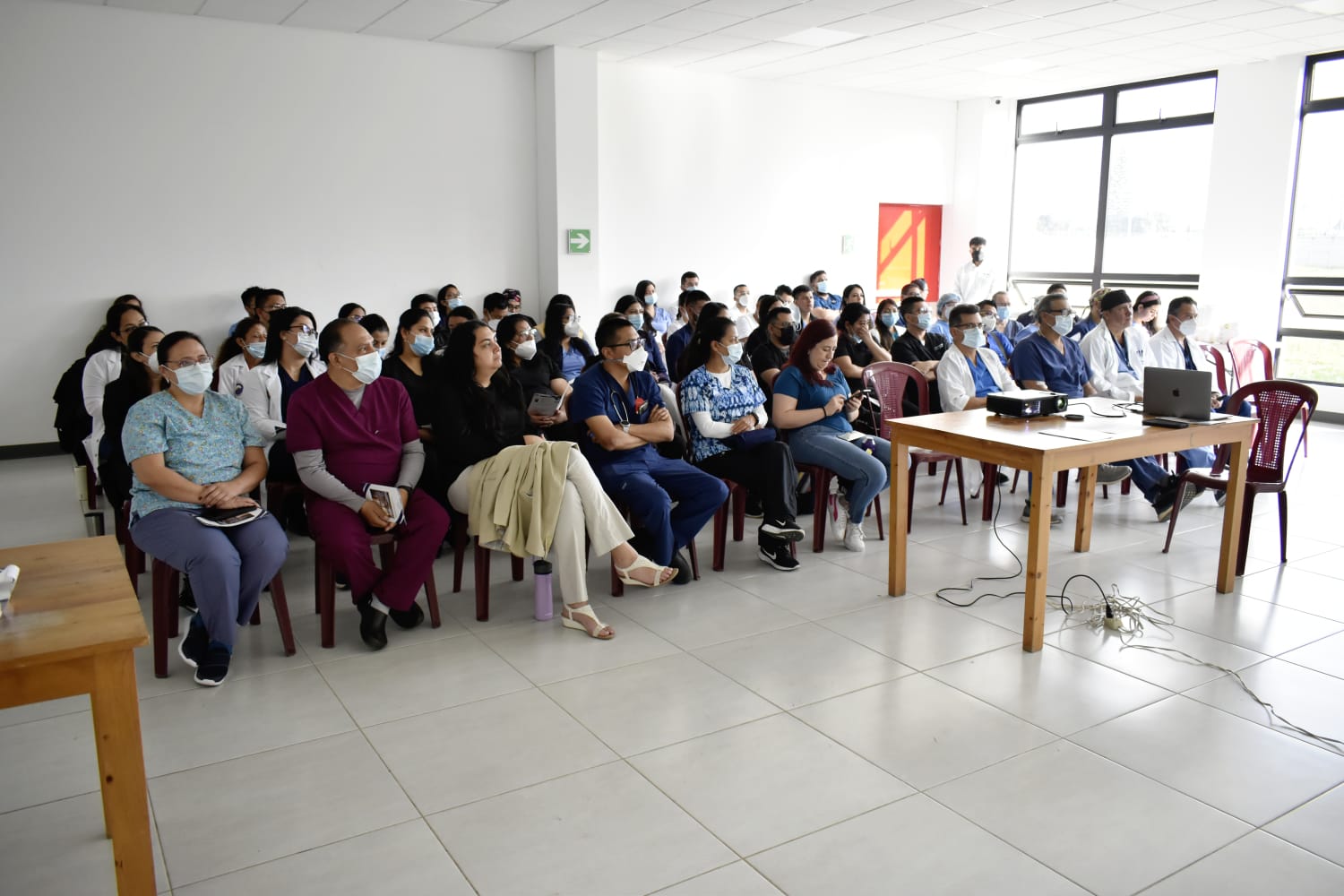 Capacitan a personal médico de Chimaltenango