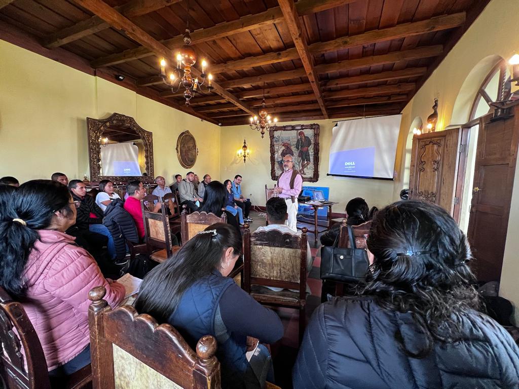 En Quiché fortalecen capacidades para brindar servicio de educación en salud
