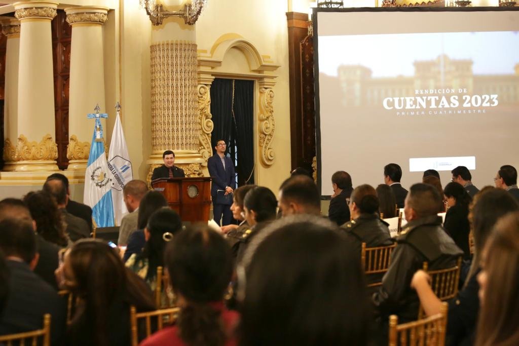El ministro de Finanzas presentó el avance de la ejecución del primer cuatrimestre del año 2023.