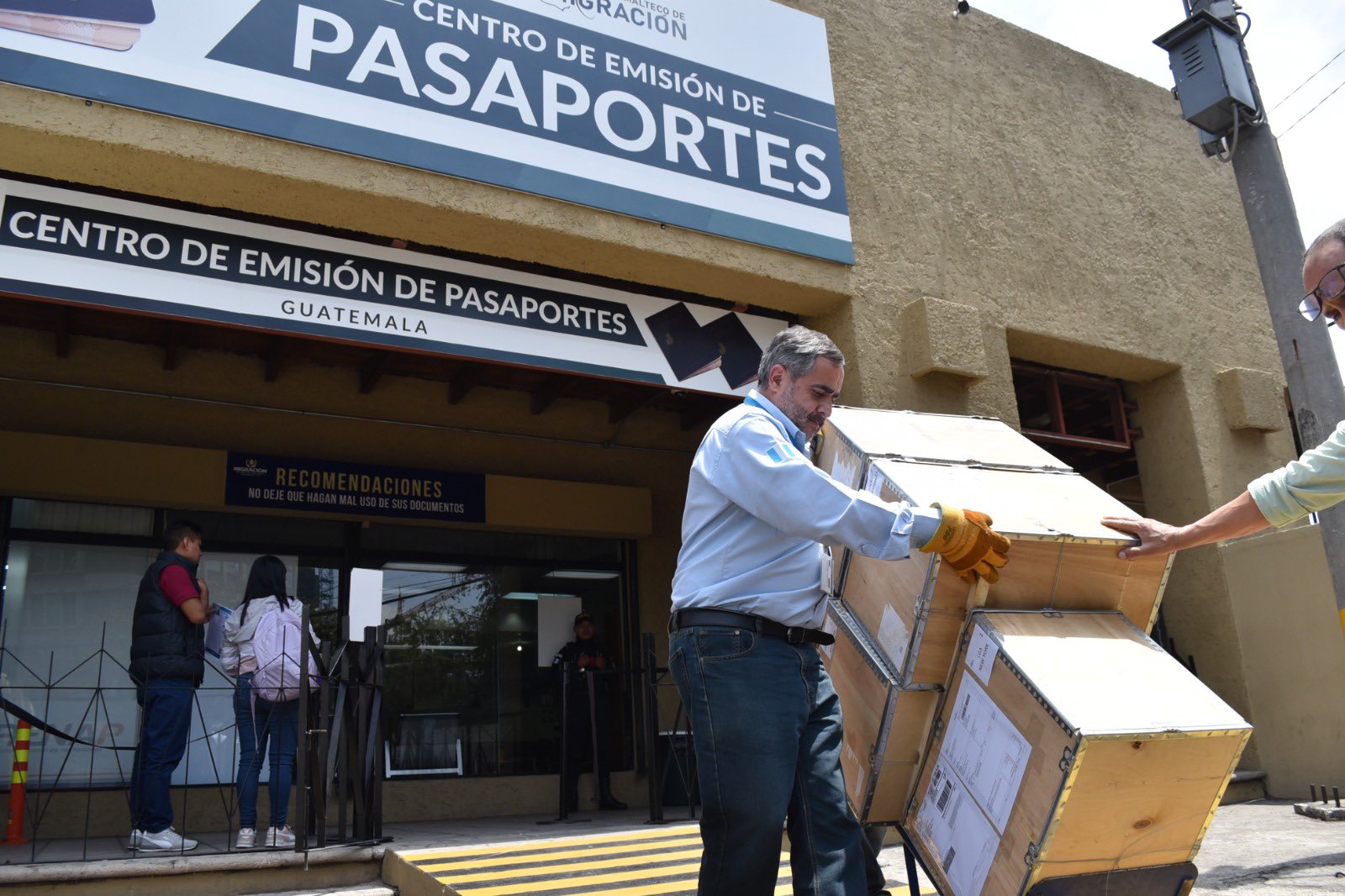 Guatemala ha enviado más de 100 mil cartillas para emisión de pasaporte a Estados Unidos