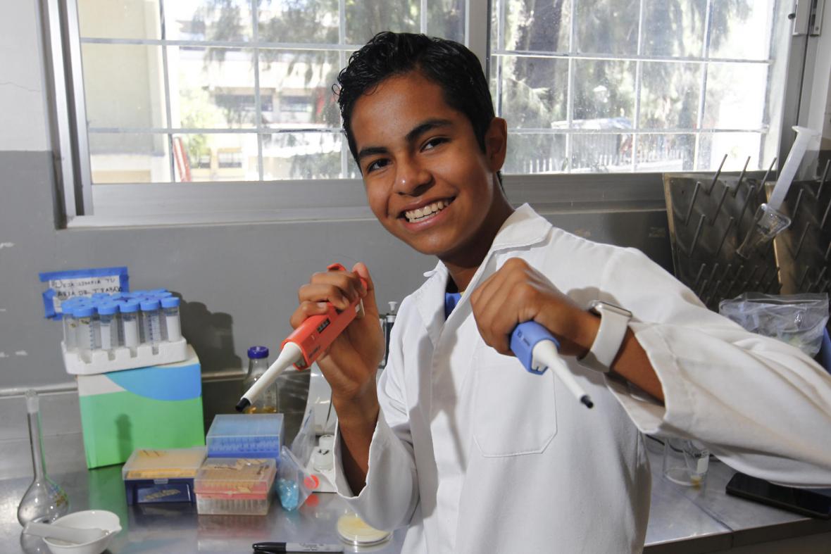 Ian Emanuel González Santos, el biólogo molecular más joven del mundo.