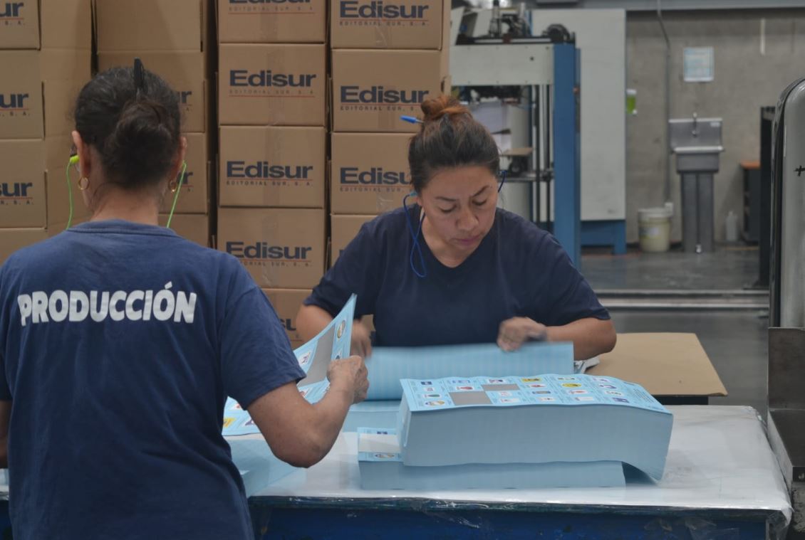Más del 50 % de las papeletas para elección presidencial están impresas
