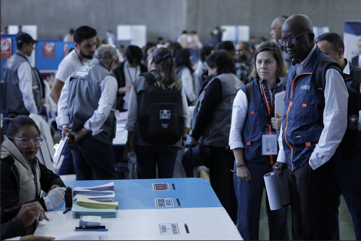 Observadores internacionales participan en comicios de Guatemala