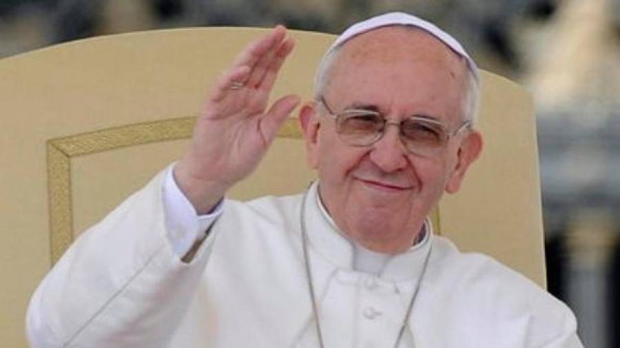 El Papa regresa al Vaticano después de haber sido operado de una hernia