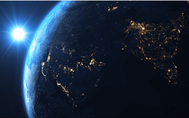 Guatemalteco presenta guía de análisis térmico para satélite centroamericano
