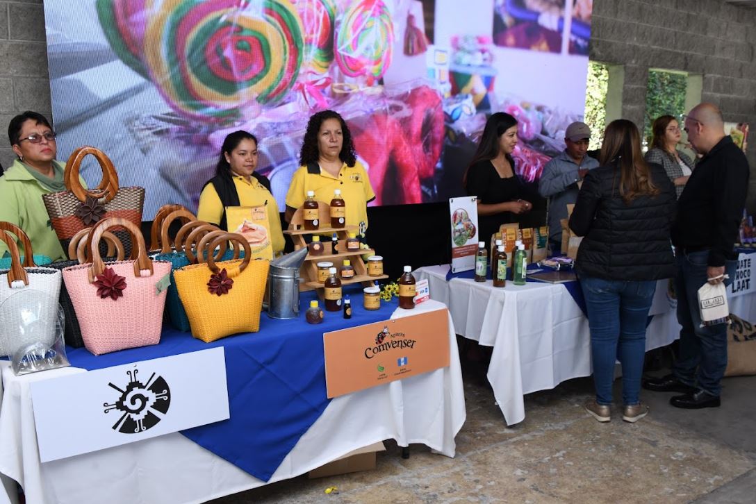 Sello Blanco a Emprendedores Guatemaltecos