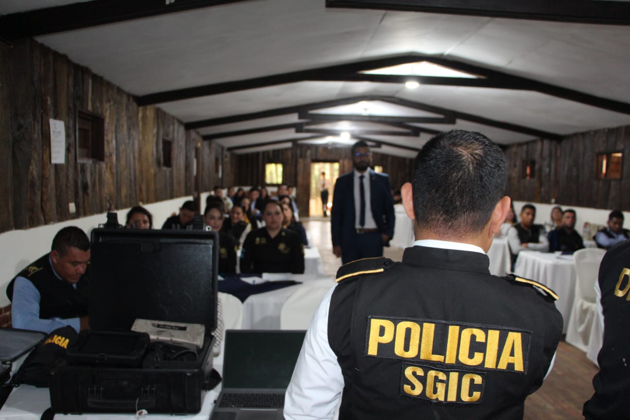 Autoridades de la PNC reciben capacitación contra los ciberdelitos