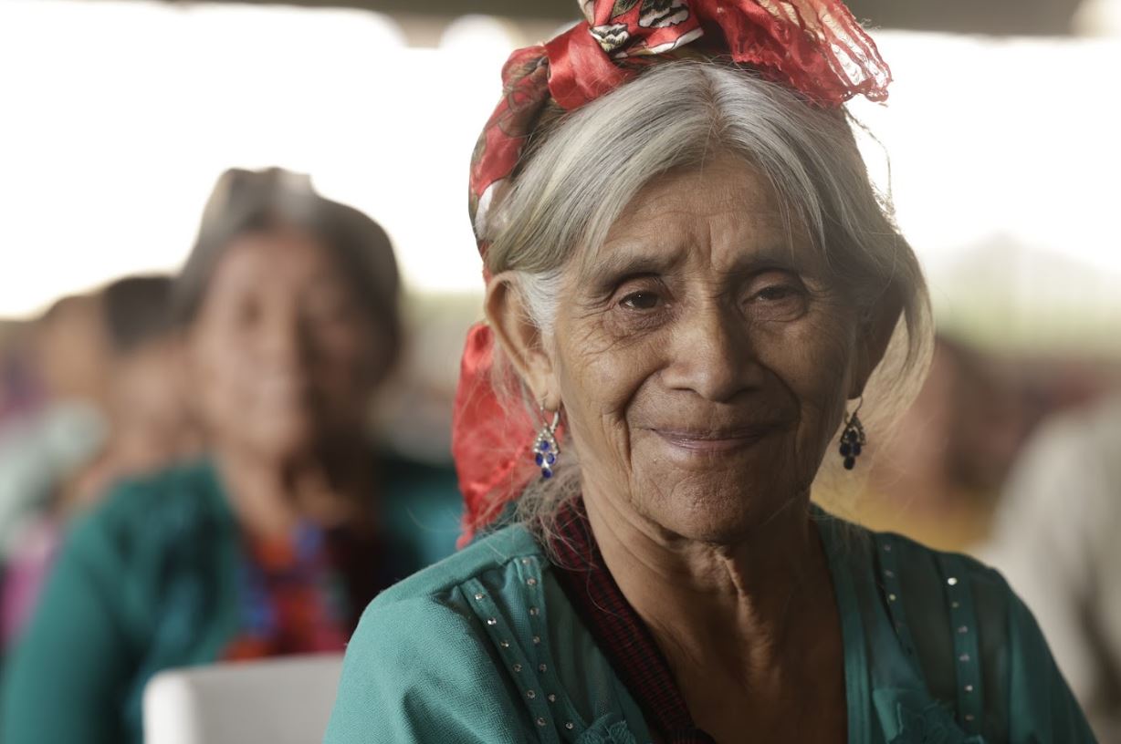 Adultos mayores beneficiados con el PAM en Santa Cruz Barillas, Huehuetenango