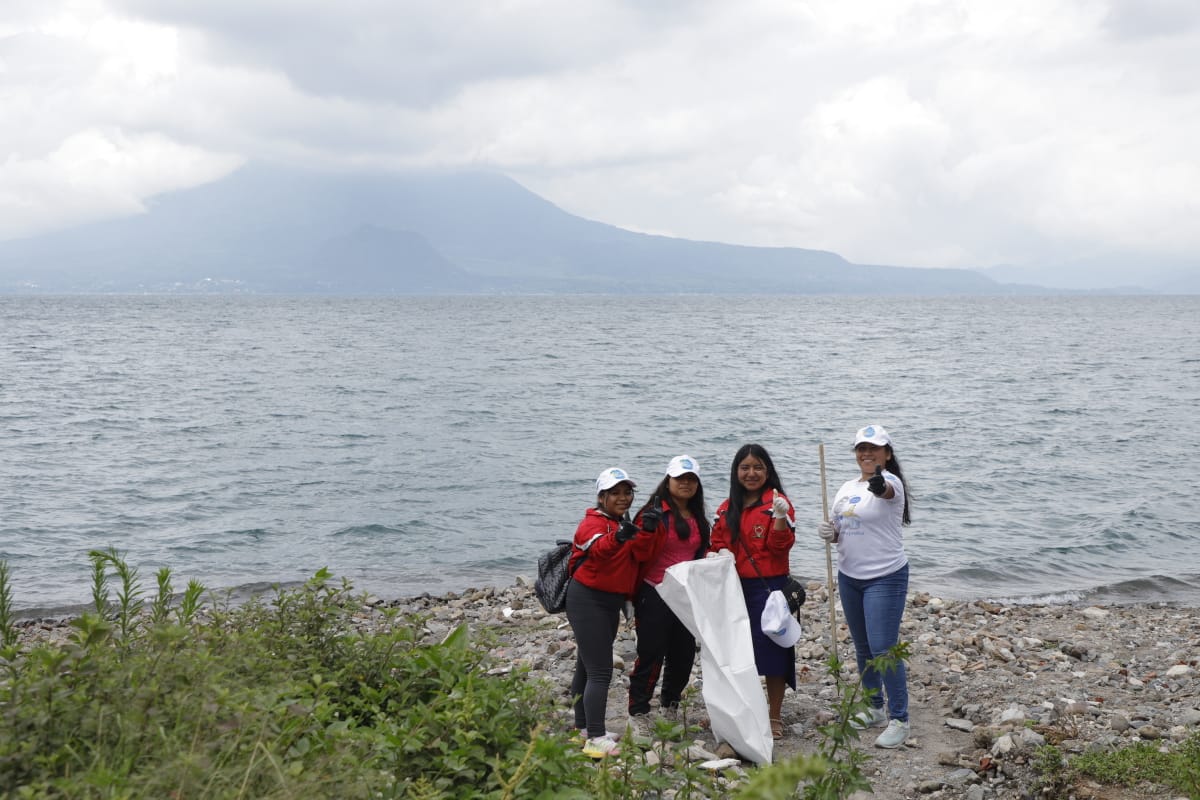 En Panajachel, Sololá, lanzan segunda fase de Playas Limpias