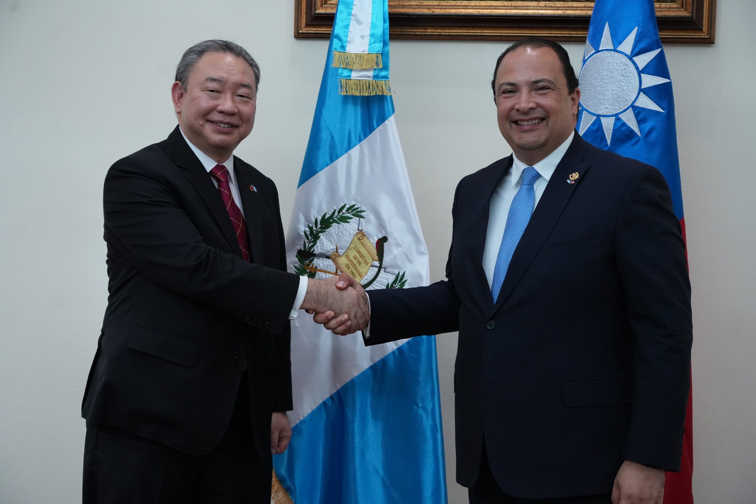 Vicecanciller de China (Taiwán) visita Guatemala y se reúne con autoridades del Ejecutivo