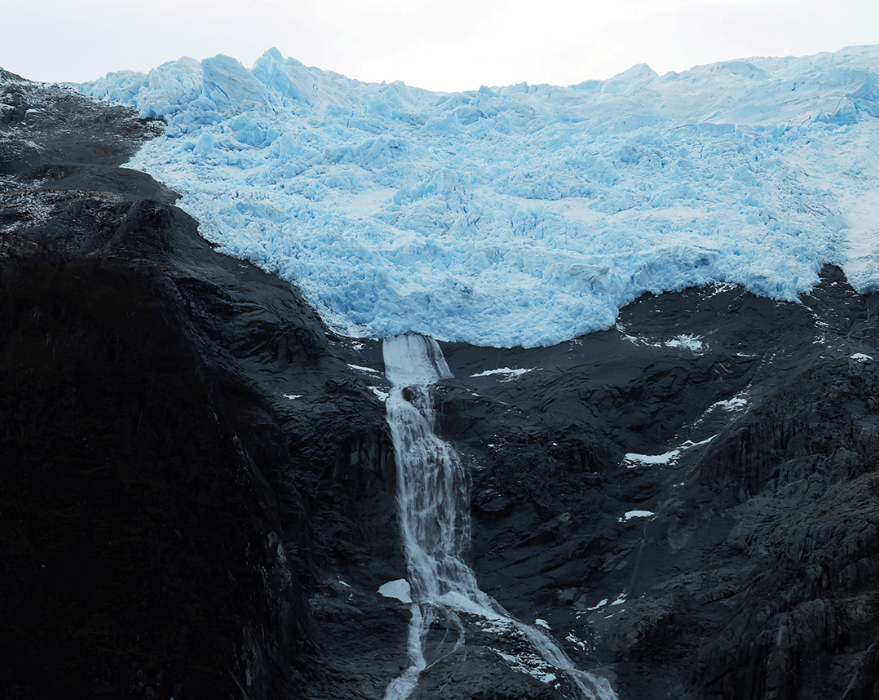 Gota a gota, desaparecen los colosales glaciares que Darwin admiró en su viaje más austral
