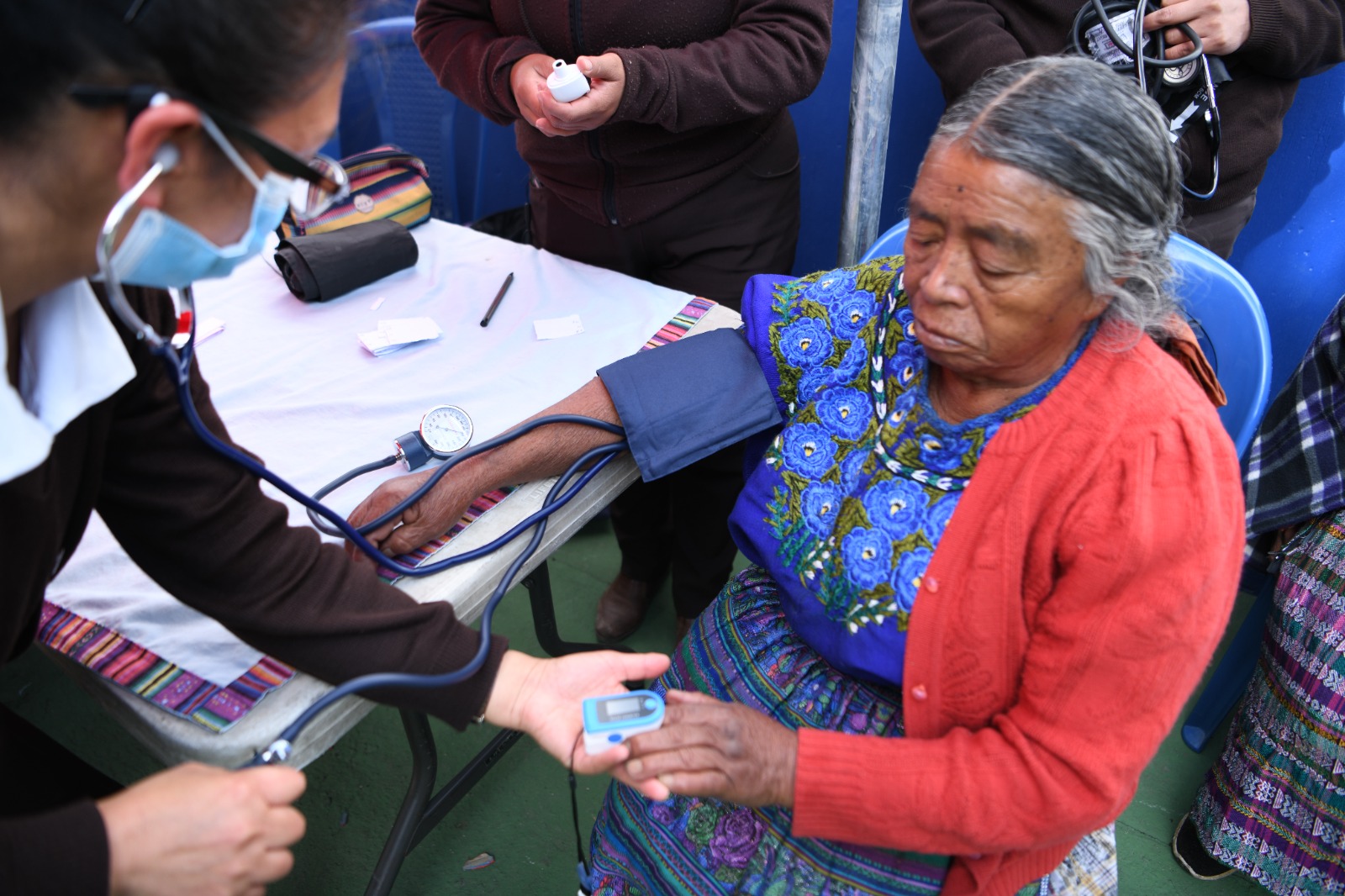 Adultos mayores de Totonicapán beneficiados con jornada de salud