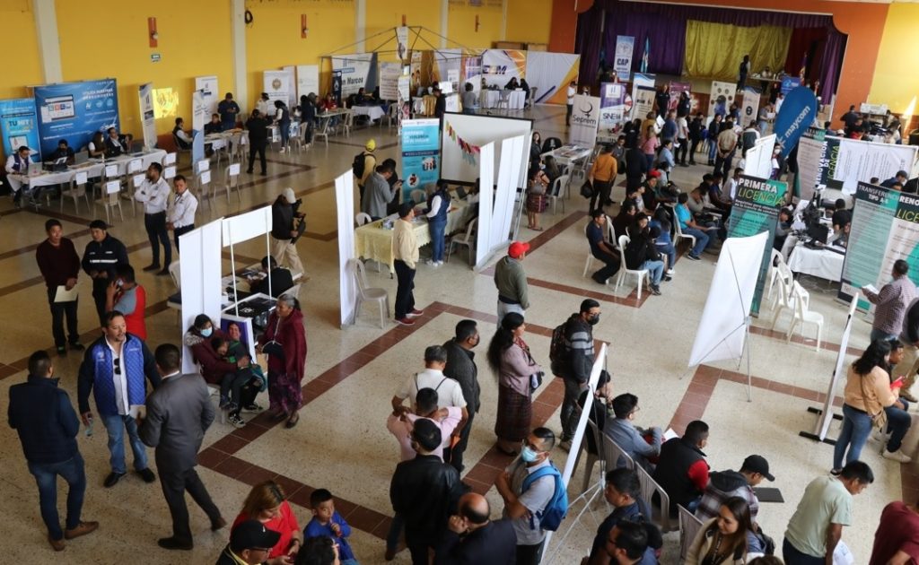 Arranca jornada móvil de servicios integrados en Totonicapán