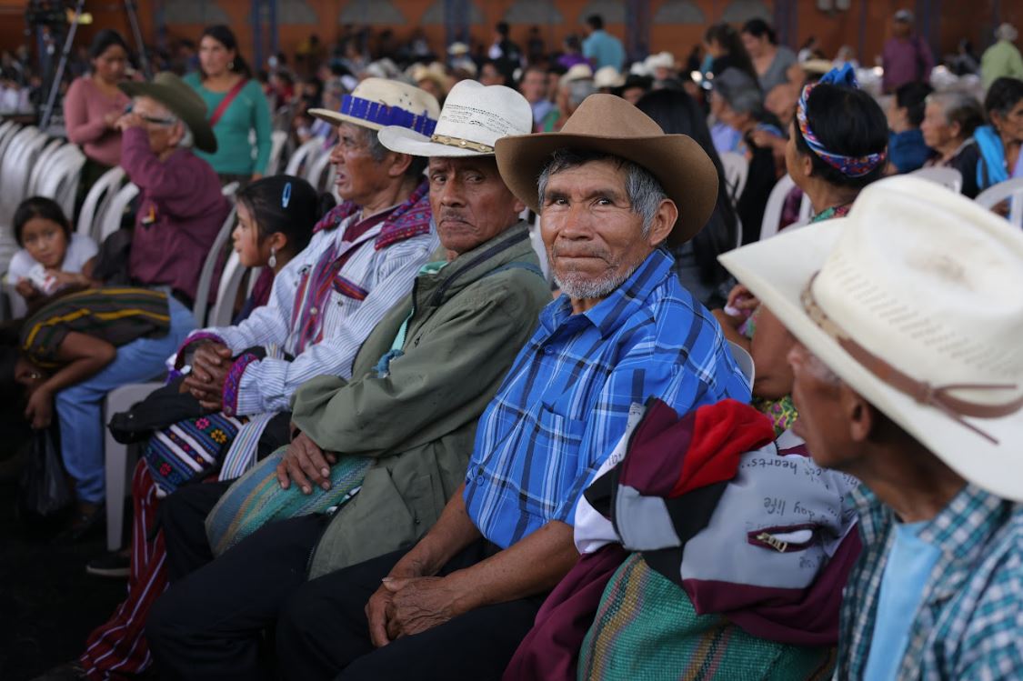 Presidente encabeza acto de notificación de más de mil beneficiarios del PAM