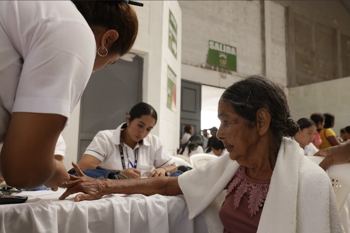 Jornada móvil de salud atendió a adultos mayores durante la entrega del PAM en Jutiapa.