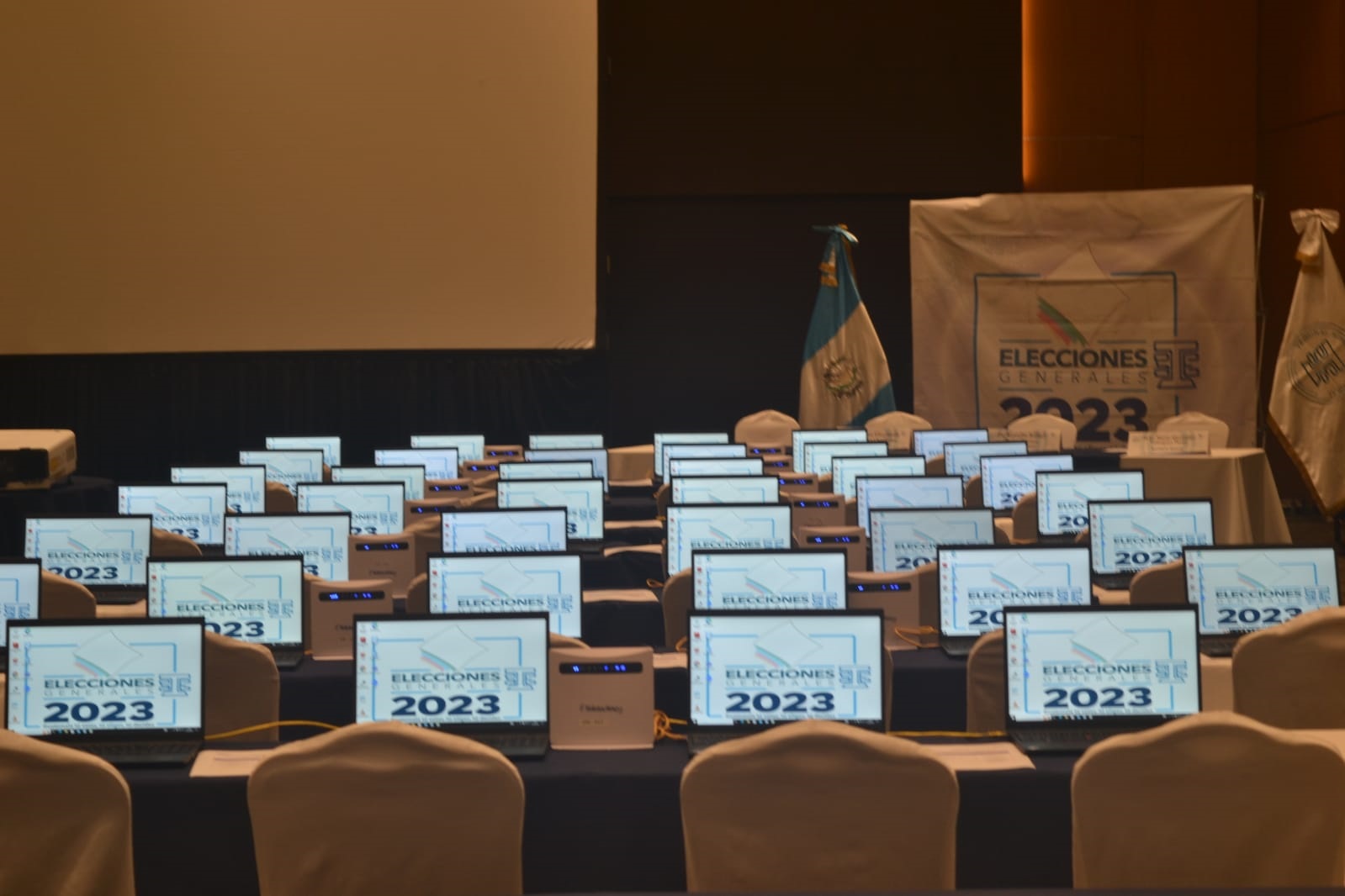 Desarrollan segundo simulacro de transmisión de resultados electorales preliminares