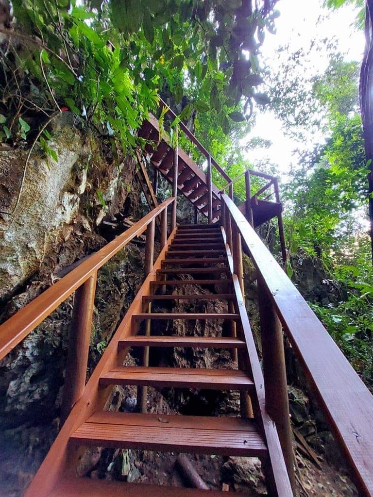 Presentan primera fase de los senderos del Monumento Natural Semuc Champey