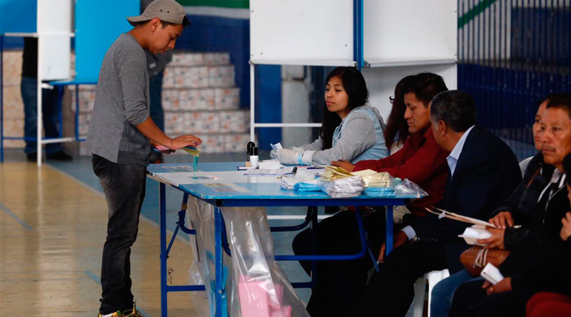 Gobernante insta a fortalecer la democracia por medio del voto